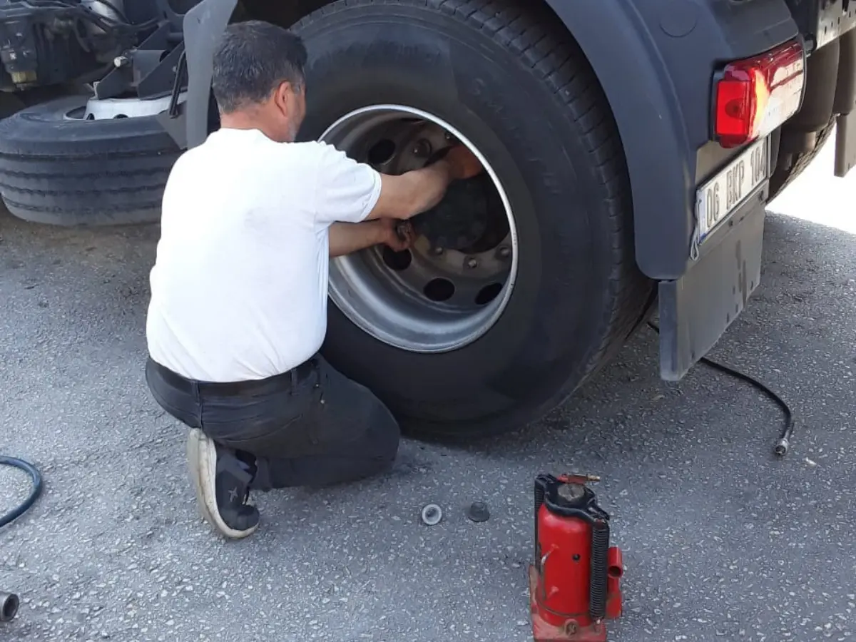 Yapraklı Oto Lastikçi